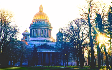 Обед в Трапезной придворного храма — пауза, которая неожиданно становится частью впечатлений